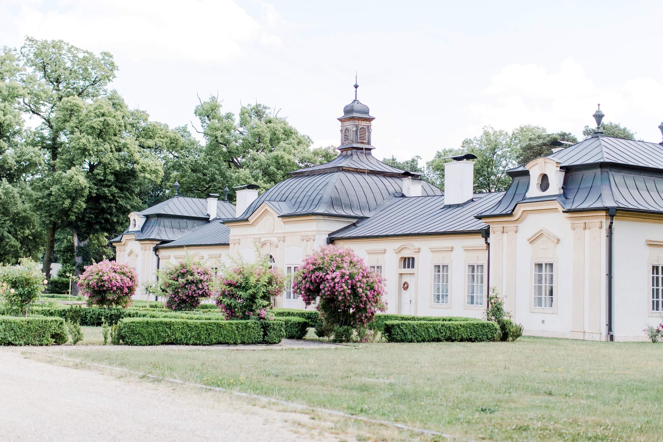 Bon Repos castle czech republic front view